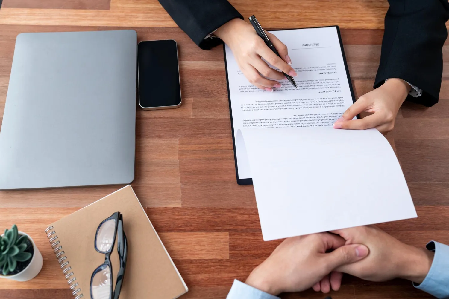 Assinatura de contrato: as decisões iniciais definem o resultado de um inventário.